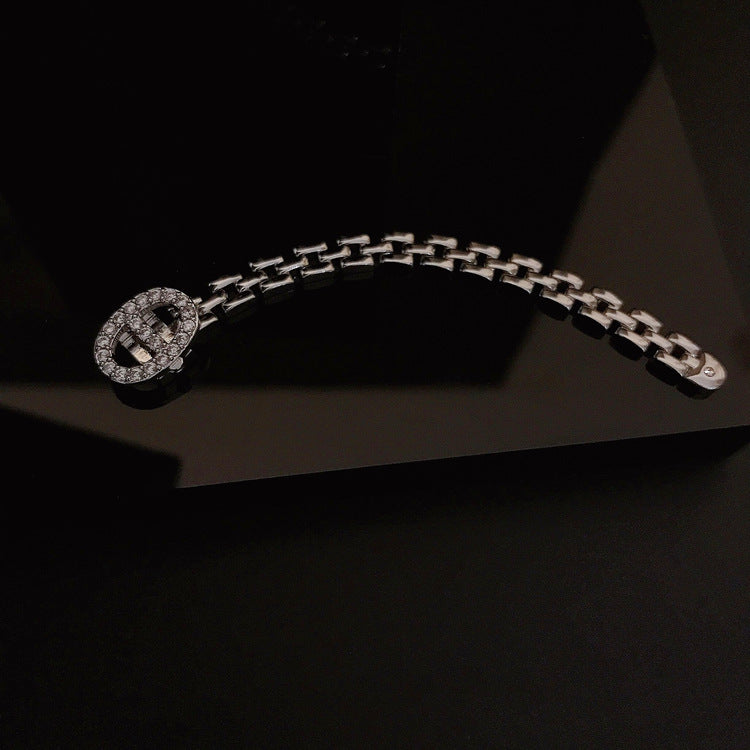 मायनर डिझाईन किंचित इनलेड झिरकॉन पिग नोज चेन समायोज्य रिंग