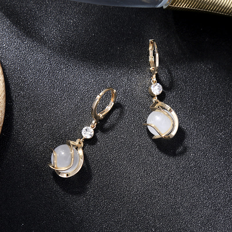 Fashion Design Sense Spiral Opal Earrings Super Flash Diamond Gem Earrings Face Skinny Ear Jewelry