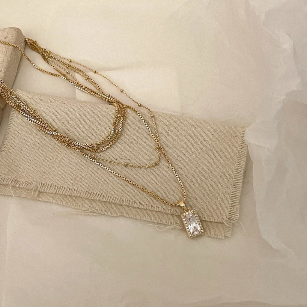 Laminierte Halskette mit quadratischer Bohrung und doppelter Schlüsselbeinkette