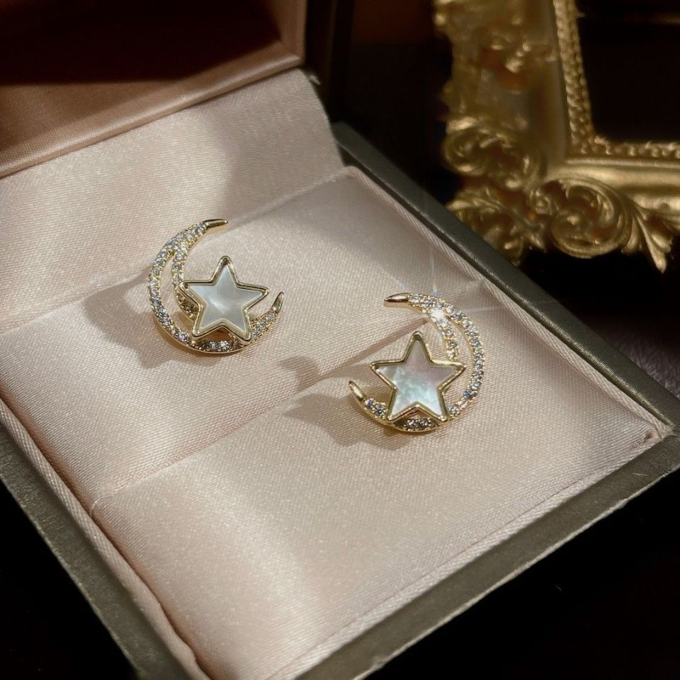 گوشواره های چرخشی با منبت کاری شده با ماه کامل