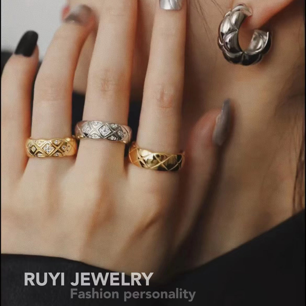 Âu Mỹ Retro Kẻ Sọc Kim Cương Vàng Thép Titan Nhẫn Nữ Thời Trang Cá Tính Nhẫn Cặp Đôi Ngón trỏ Khớp Nhẫn