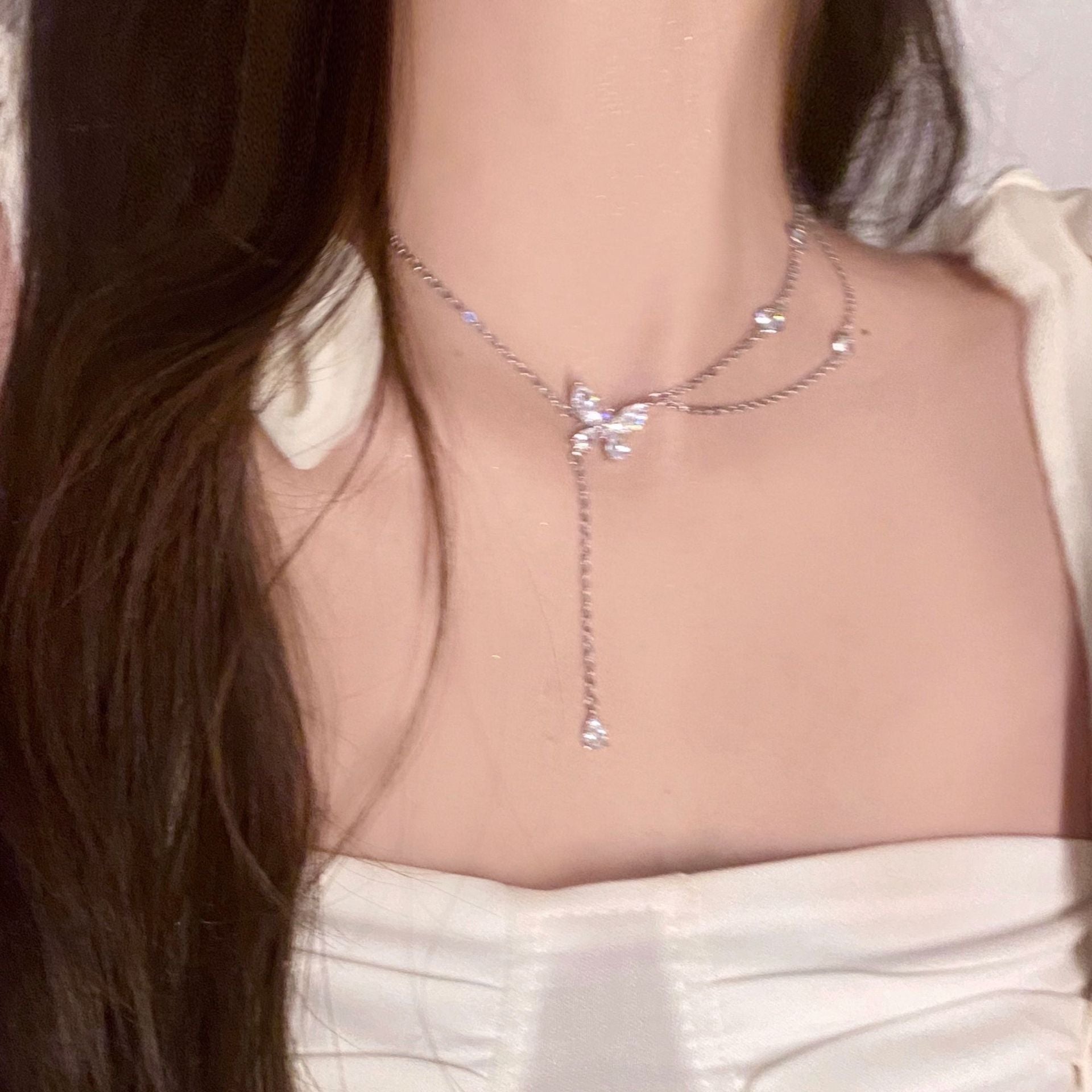 ডাবল-লেয়ার কাঁচের প্রজাপতি ট্যাসেল নেকলেস