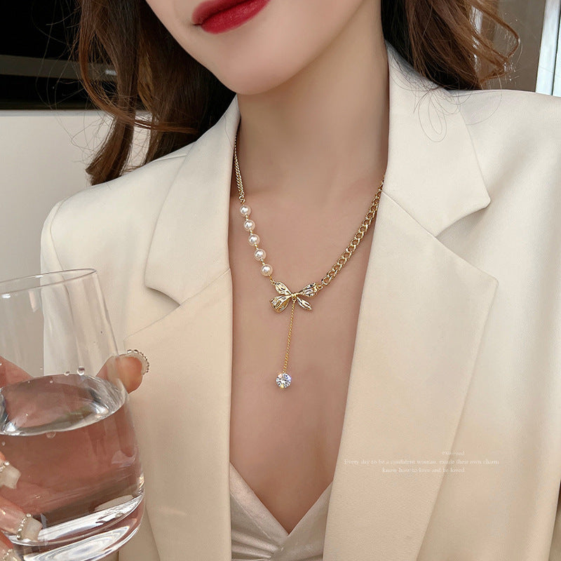 ক্রিস্টাল বো নেকলেস