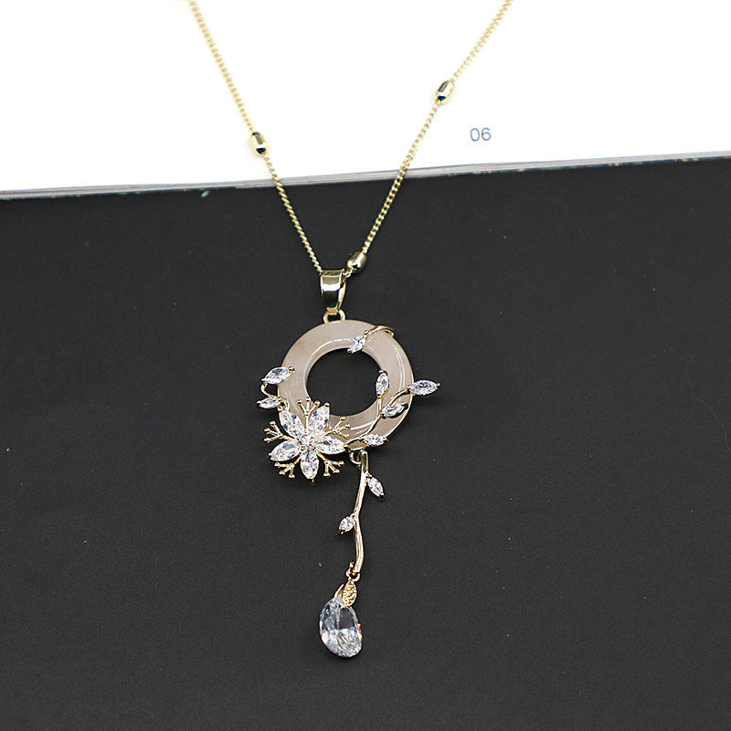 Green chalcedony ring flower crystal necklace