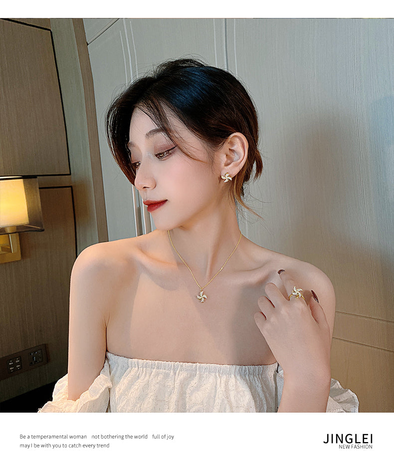 Kalung kincir angin yang dapat diputar untuk wanita musim panas mewah ceruk rantai klavikula 2021 perasaan desain baru aksesoris kalung merah bersih