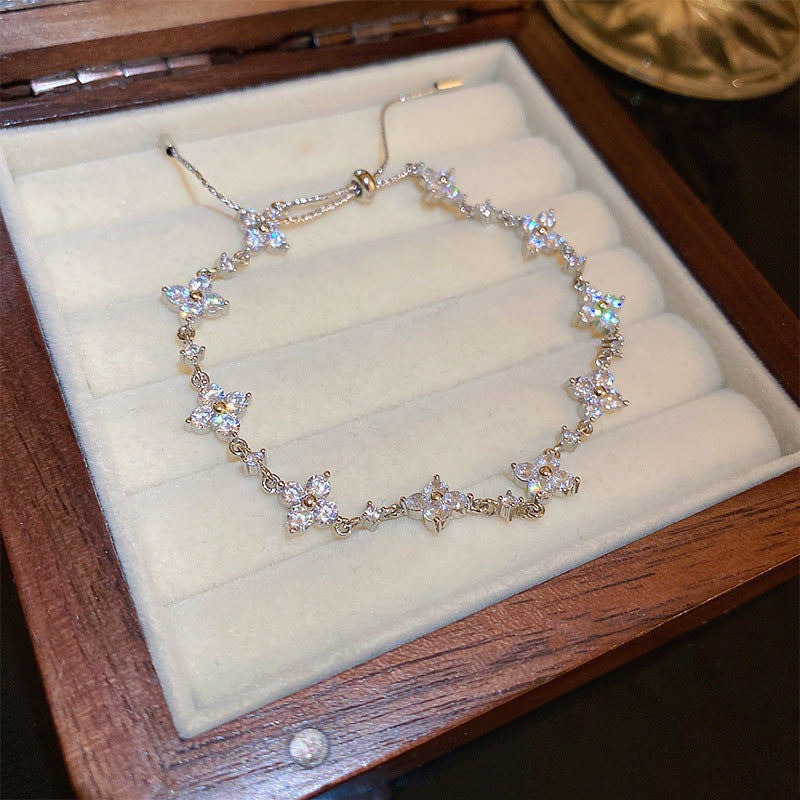 Cold Wind Zircon Flower Bracelet