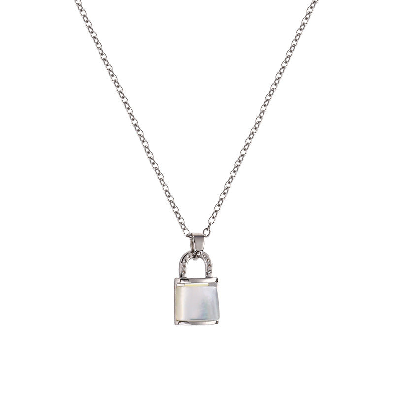 Retro lock necklace Fritillaria clavicle chain