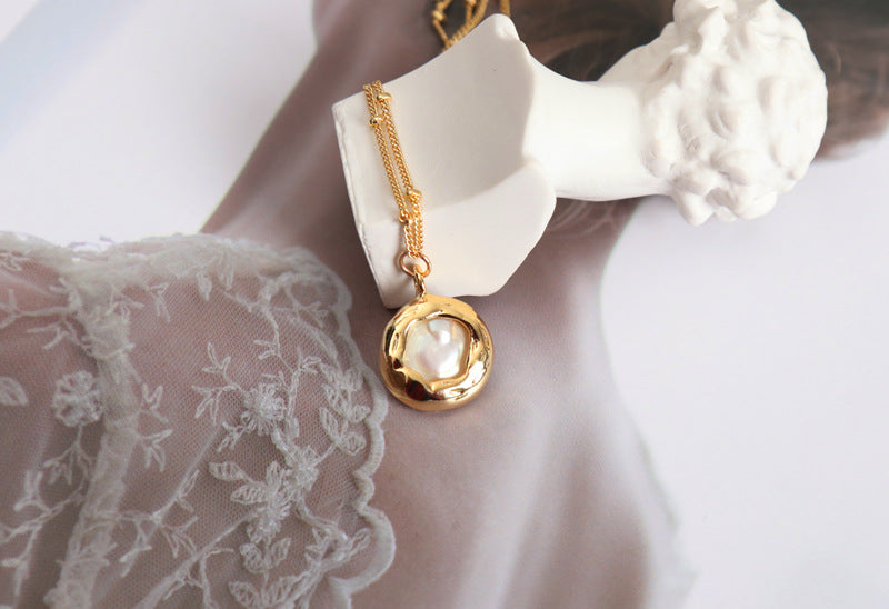 French Retro Simple Baroque Freshwater Button Necklace Mother