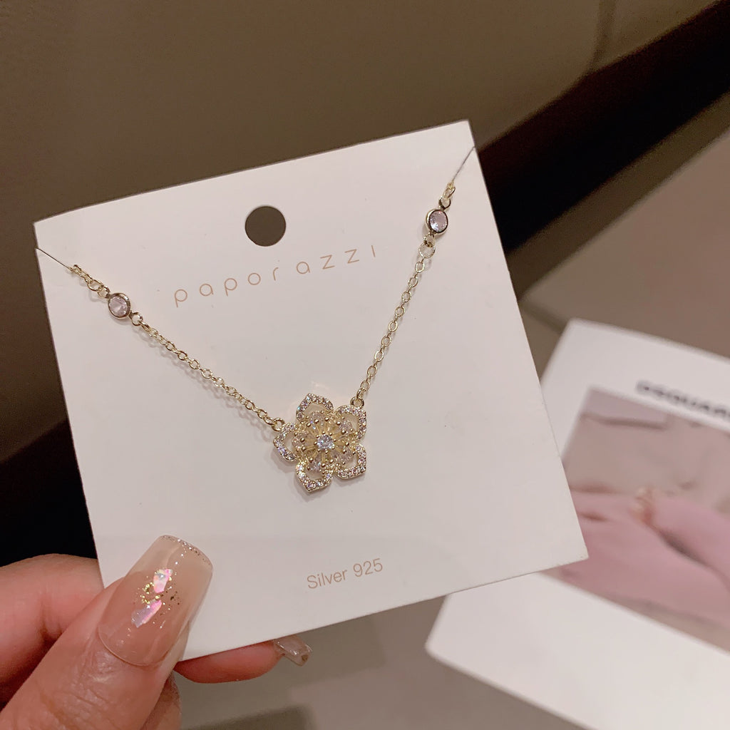 পীচ ব্লসম মাইক্রো-ইনলেইড জিরকন ফুল ক্ল্যাভিকল চেইন