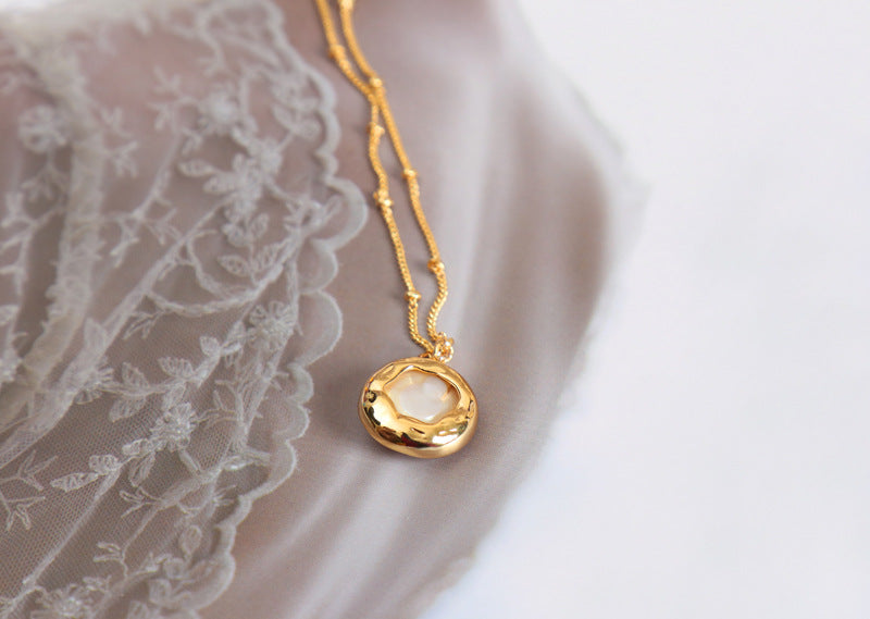 French Retro Simple Baroque Freshwater Button Necklace Mother