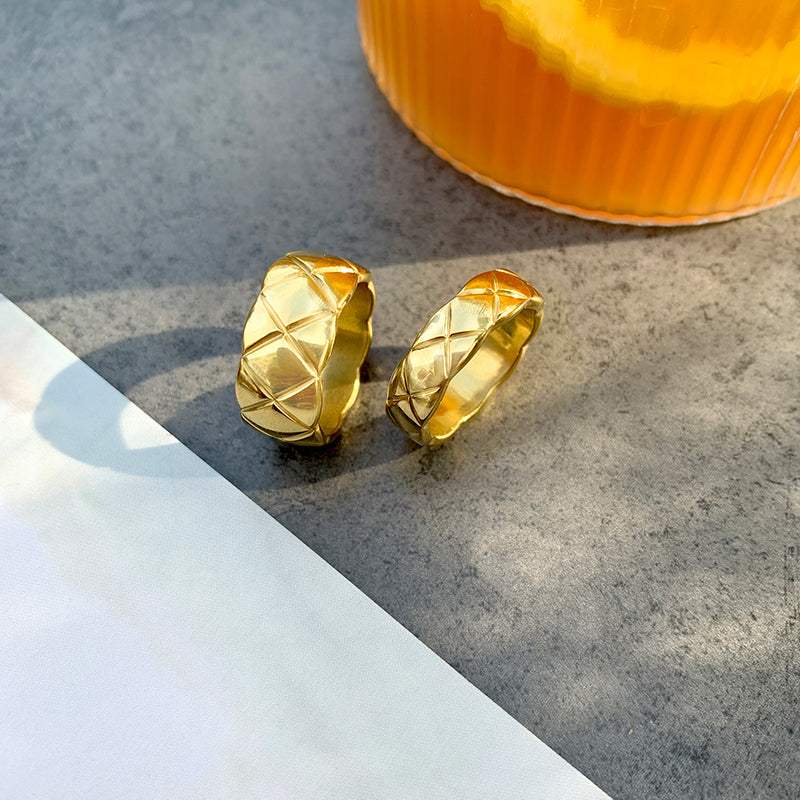 Âu Mỹ Retro Kẻ Sọc Kim Cương Vàng Thép Titan Nhẫn Nữ Thời Trang Cá Tính Nhẫn Cặp Đôi Ngón trỏ Khớp Nhẫn