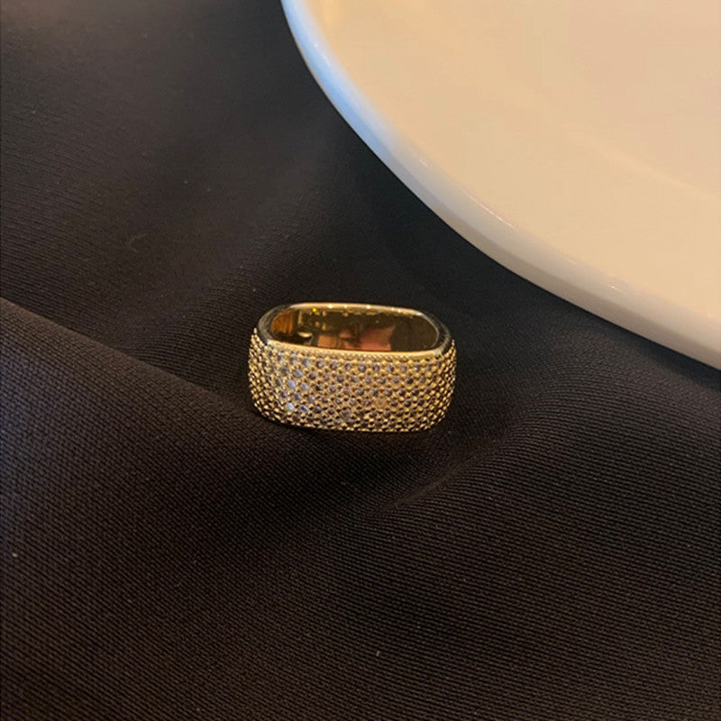 Cincin persegi berlian penuh