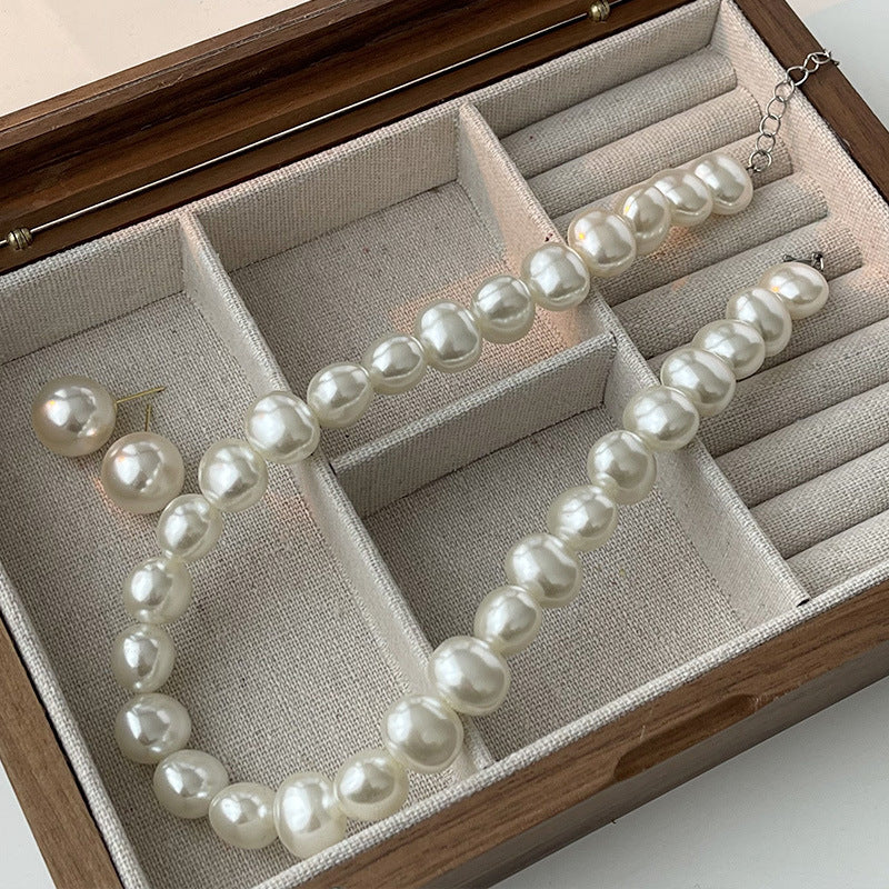 گردنبند و گوشواره بزرگ رترو