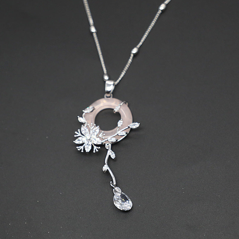 Green chalcedony ring flower crystal necklace